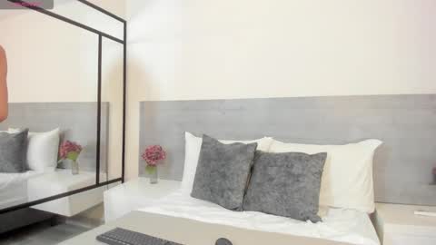 kitty_444_ online show from December 18, 2025, 11:38 am