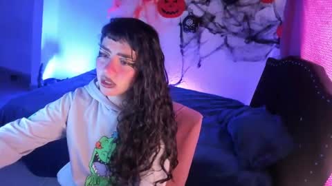 Snapshot of kitty__chs chatting on November 6, 2025, 1:34 pm kitty__chs online show from November 6, 2025, 1:34 pm