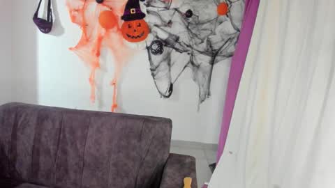 Snapshot of kitty__chs chatting on November 15, 2025, 11:07 am kitty__chs online show from November 15, 2025, 11:07 am