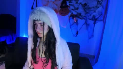 Snapshot of kitty__chs chatting on November 17, 2025, 11:27 am kitty__chs online show from November 17, 2025, 11:27 am