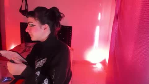 Snapshot of kitty__chs chatting on November 27, 2025, 11:23 am kitty__chs online show from November 27, 2025, 11:23 am