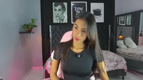 Snapshot of kitty_collins_ chatting on October 26, 2025, 11:27 am Kitty online show from October 26, 2025, 11:27 am