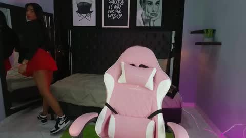 Snapshot of kitty_collins_ chatting on October 28, 2025, 11:25 am Kitty online show from October 28, 2025, 11:25 am