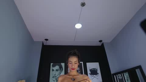 Snapshot of kitty_collins_ chatting on November 30, 2025, 11:36 am Kitty online show from November 30, 2025, 11:36 am