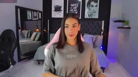 Snapshot of kitty_collins_ chatting on December 14, 2025, 11:37 am Kitty online show from December 14, 2025, 11:37 am