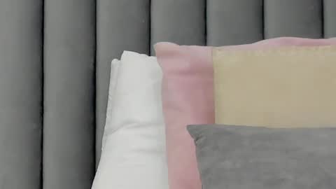 Katy online show from November 19, 2025, 3:06 am