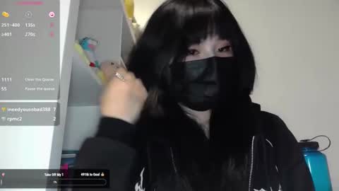 Kitty online show from September 11, 2025, 2:33 am