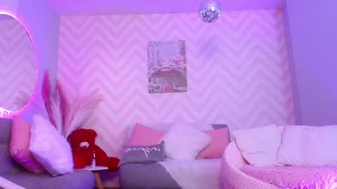 Snapshot of kitty_madness chatting on September 12, 2025, 1:11 pm KITTY online show from September 12, 2025, 1:11 pm