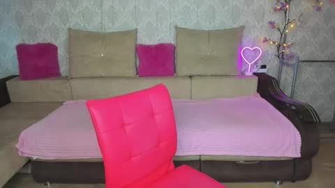 kitty mila online show from November 2, 2025, 7:22 am