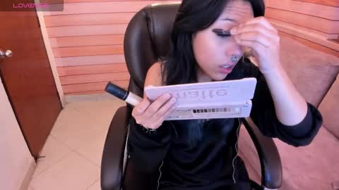 Snapshot of kitty_pam chatting on October 12, 2025, 10:25 am Kitty online show from October 12, 2025, 10:25 am