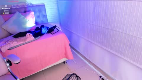 Snapshot of kitty_pam chatting on November 13, 2025, 7:35 pm Kitty online show from November 13, 2025, 7:35 pm