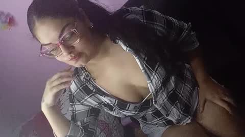 Snapshot of kitty_pink8 chatting on December 4, 2025, 10:07 pm kitty_pink8 online show from December 4, 2025, 10:07 pm