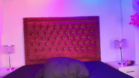 Snapshot of kitty_rouusse chatting on October 19, 2025, 3:01 pm Kitty online show from October 19, 2025, 3:01 pm