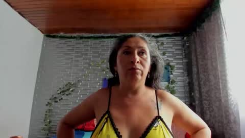 Snapshot of kitty_violet_ chatting on November 16, 2025, 6:46 pm violet online show from November 16, 2025, 6:46 pm