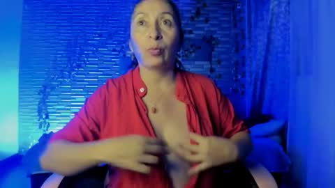 Snapshot of kitty_violet_ chatting on November 28, 2025, 6:05 am violet online show from November 28, 2025, 6:05 am
