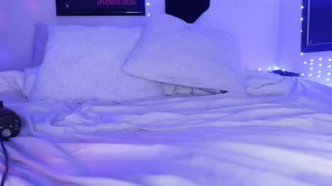 Snapshot of kittykay86 chatting on January 18, 2025, 10:28 pm Bella Blue BBW online show from January 18, 2025, 10:28 pm