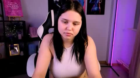 kittykriss_ online show from December 4, 2025, 4:05 pm