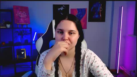 kittykriss_ online show from December 13, 2025, 9:42 pm