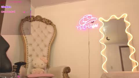 Kitty  online show from November 7, 2025, 11:43 am