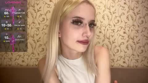 Snapshot of kittywithu chatting on October 17, 2025, 5:15 pm kittywithu online show from October 17, 2025, 5:15 pm