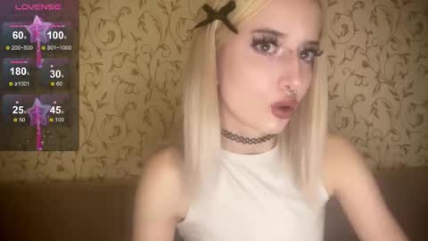 Snapshot of kittywithu chatting on October 21, 2025, 5:24 pm kittywithu online show from October 21, 2025, 5:24 pm