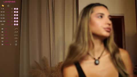 Erika online show from October 3, 2025, 7:00 pm