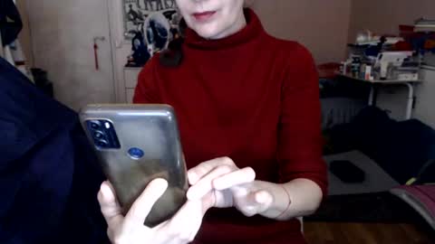 KiuminBerry online show from February 19, 2025, 10:56 am