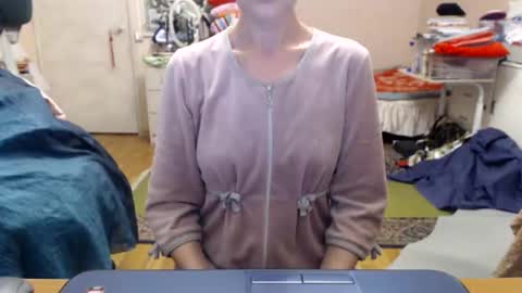 KiuminBerry online show from September 9, 2025, 12:59 pm