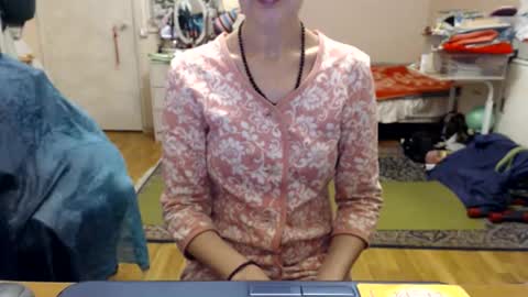 KiuminBerry online show from September 27, 2025, 12:54 pm