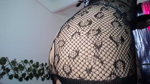 Snapshot of klie_blue09 chatting on December 16, 2024, 6:27 pm Katherin online show from December 16, 2024, 6:27 pm