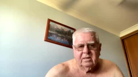 Snapshot of knights2001 chatting on December 23, 2024, 3:50 am Aussiedude online show from December 23, 2024, 3:50 am