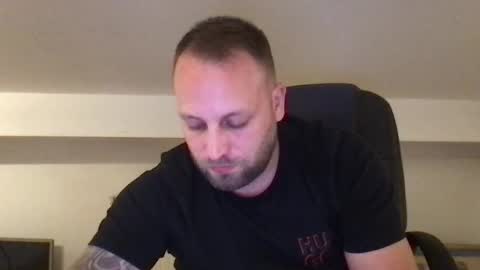 Snapshot of kobasic chatting on October 13, 2025, 11:16 pm hugo online show from October 13, 2025, 11:16 pm