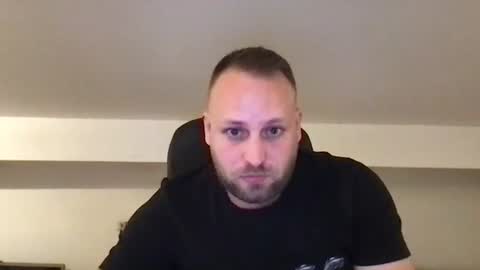 Snapshot of kobasic chatting on November 8, 2025, 4:01 am hugo online show from November 8, 2025, 4:01 am