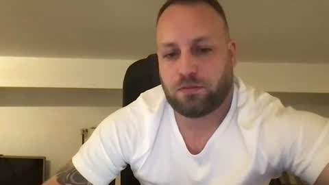 Snapshot of kobasic chatting on November 11, 2025, 1:05 am hugo online show from November 11, 2025, 1:05 am