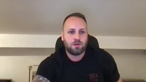 Snapshot of kobasic chatting on November 16, 2025, 2:39 am hugo online show from November 16, 2025, 2:39 am