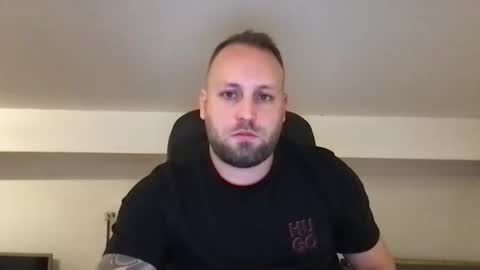 Snapshot of kobasic chatting on November 25, 2025, 1:27 am hugo online show from November 25, 2025, 1:27 am