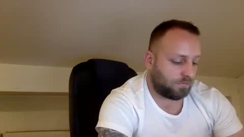 Snapshot of kobasic chatting on December 5, 2025, 1:36 am hugo online show from December 5, 2025, 1:36 am