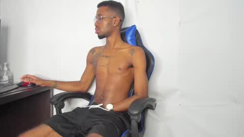 Snapshot of kofi_exotic_ chatting on December 10, 2024, 1:00 am kofi online show from December 10, 2024, 1:00 am