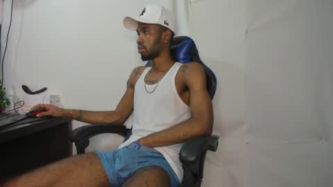 Snapshot of kofi_exotic_ chatting on December 20, 2024, 9:28 pm kofi online show from December 20, 2024, 9:28 pm