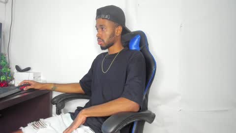 Snapshot of kofi_exotic_ chatting on December 25, 2024, 1:31 am kofi online show from December 25, 2024, 1:31 am