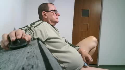 Snapshot of komputer123456789 chatting on December 20, 2024, 8:12 pm Bogdan online show from December 20, 2024, 8:12 pm