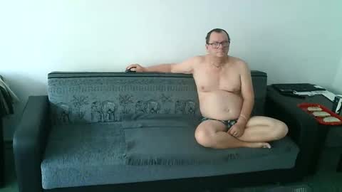 Snapshot of komputer123456789 chatting on December 28, 2024, 8:05 am Bogdan online show from December 28, 2024, 8:05 am