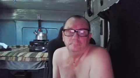 Snapshot of komputer123456789 chatting on October 5, 2025, 8:01 am Bogdan online show from October 5, 2025, 8:01 am