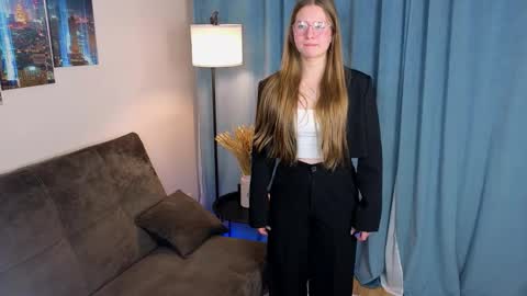 Jenna online show from November 12, 2025, 1:55 pm