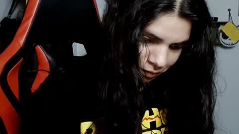 Karoll online show from December 3, 2024, 1:19 am