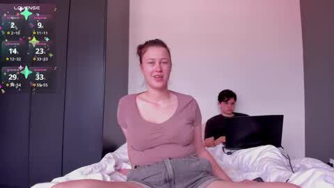 Twiix online show from September 30, 2025, 7:52 pm