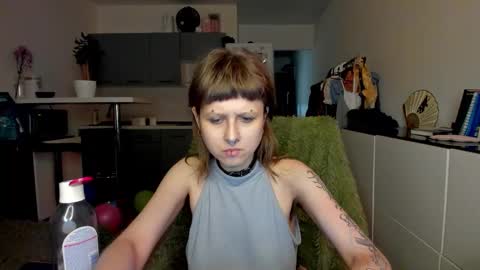 Snapshot of kortny_yo chatting on November 7, 2025, 3:45 pm Kortny online show from November 7, 2025, 3:45 pm