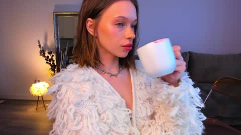 kossie_ online show from February 1, 2025, 12:37 pm