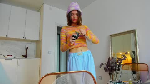 kossie_ online show from February 6, 2025, 11:54 am