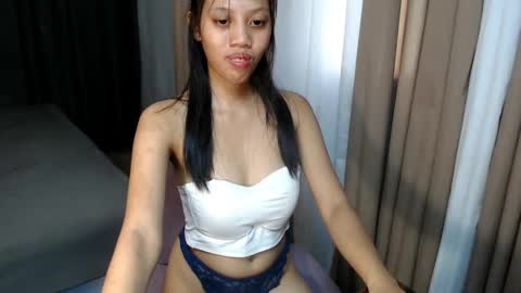 Snapshot of kourtneyluv_ chatting on January 17, 2025, 5:00 am kourtneyluv online show from January 17, 2025, 5:00 am